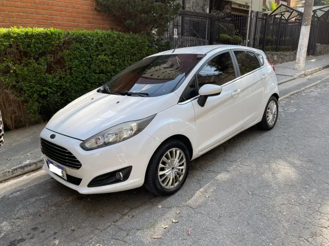 Ford Fiesta 1.5 16V Flex Mec. 5P 2015