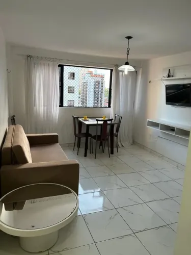 Alugo Apto mobiliado com 1 Qto e área de lazer, em excelente localização no Cabo Branco