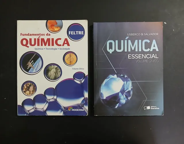 Livros Fundamentos da química e Química essencial
