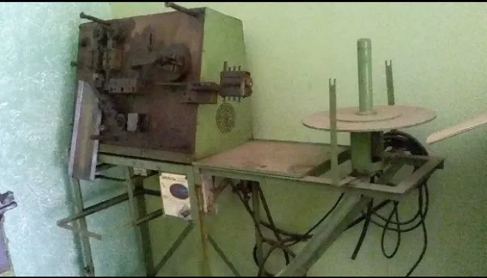 Máquina para fabricação de Molas.