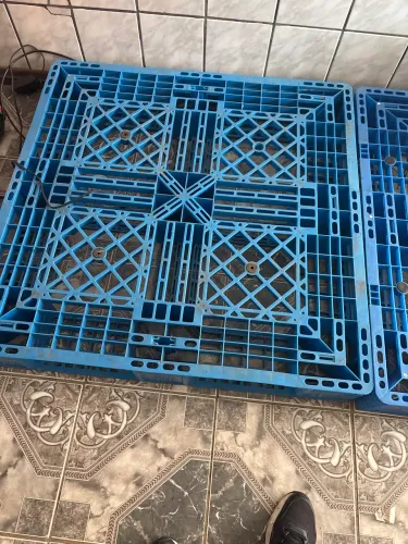 Pallet azul de plástico 