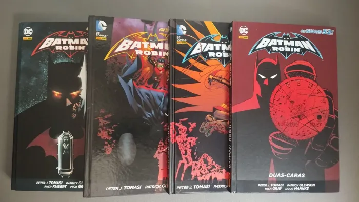 HQ Batman & Robin Os Novos 52<br>Fase Completa em 4 volumes