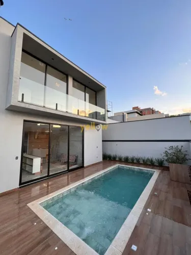 Casa em Condomínio Fechado em Cezar de Souza - Mogi das Cruzes, SP