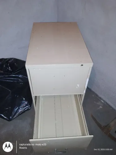 Vendo Armário Pasta Suspensa Em Aço Grosso Antigo