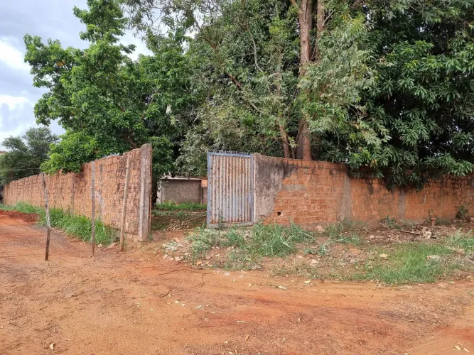 Oportunidade! Terreno todo Murado meia quadra do asfalto!!! Nova Campo Grande!