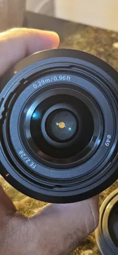 Lente Sony 28mm f/2.0 - Nova, com Parasol e Tampa