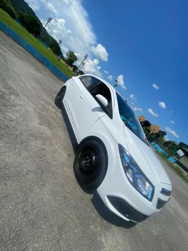 Chevrolet Onix Hatch LT 1.4 8V Flex Power Mec. 4P 2014