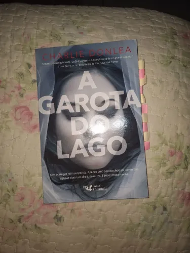 Livro a garota do lago 