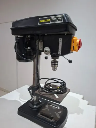 Furadeira de bancada