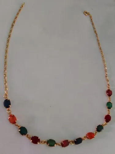 Gargantilha de corrente 18 k GF pedras multicoloridas