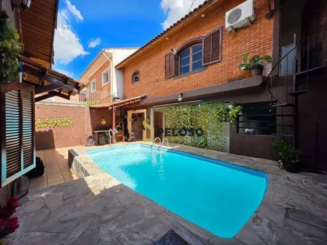 Casa térrea com piscina à venda | 240m² | 2 dormitórios | Edícula | 4 vagas | Jardim do Co