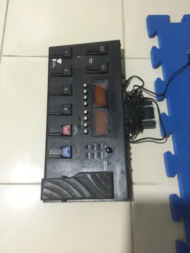 Pedaleira Boss GT-100 c/ Case