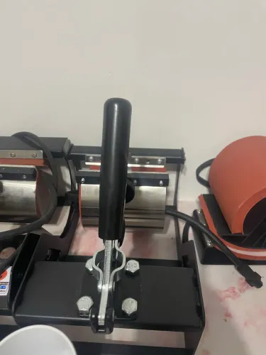 Prensa sublimatica para personalizar chaveiro boné camisas xícara pratos