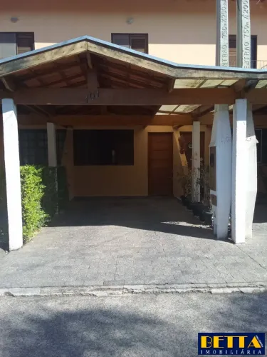 Casa em Condomínio