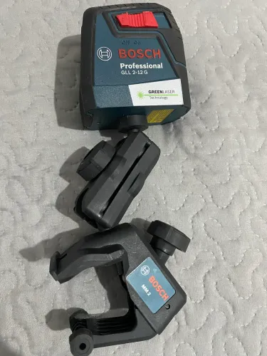 Vende-se nivel a laser bosch Professional GLL 2-12 G Z Novo, usado apenas pra testes