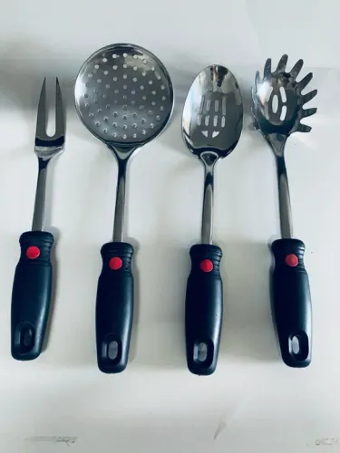 Peças em inox.  ( stainless 18/10), grandes , com cabide alta resistência 