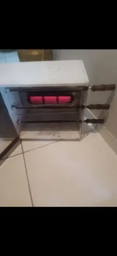 Vendo forno de assar frango e churasco etc. Por 600 reais 