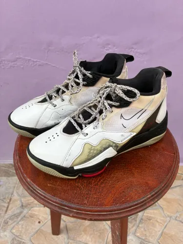 Tênis Nike Jordan Zoom 92 / tamanho 38 