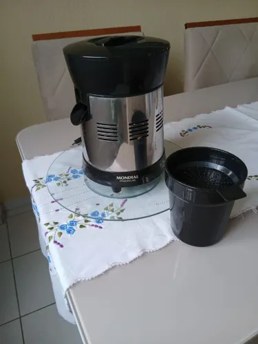 Espremedor de laranjas SEMI NOVO