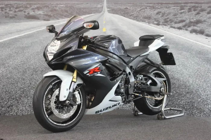 SUZUKI GSX-R 750 W SRAD 2016