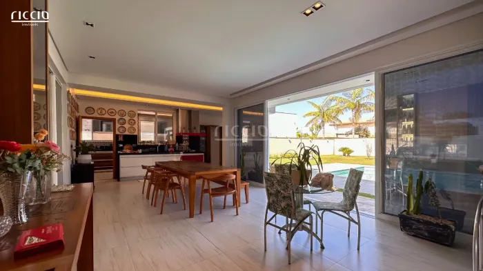 Casa à venda no Condomínio Chacara Serimbura Urbanova SJC - 555 m² de Construção - 5 Dorms