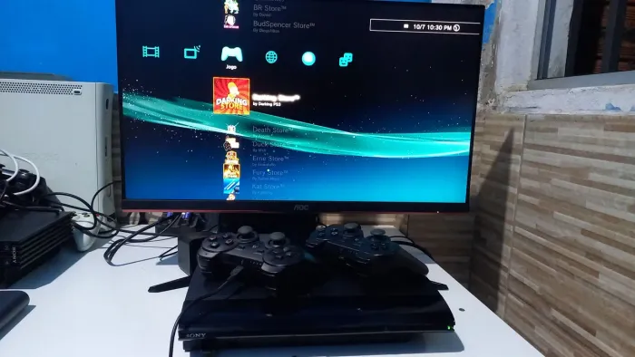 Playstation 3 Desbloqueado, Ps3, 250gb, 2 controles, lojas e vários jogos.