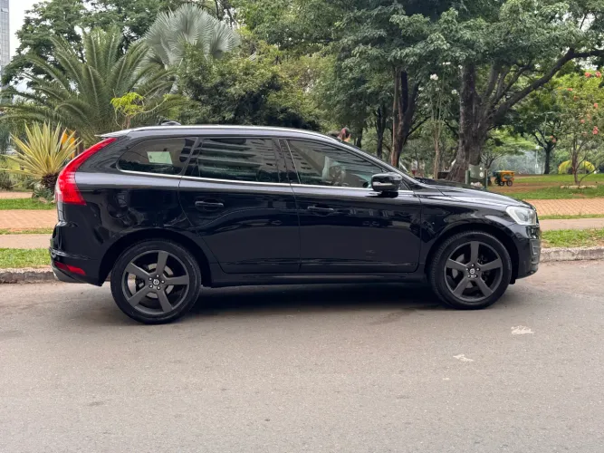 Volvo XC 60 T-5 R-design 2.0 FWD 5P 2015