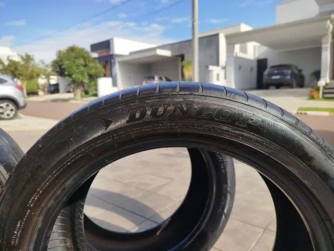 Vende Pneu 225/50 Raio 18. Dunlop