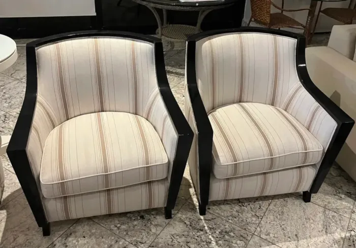 Poltronas clássicas Artefacto 
