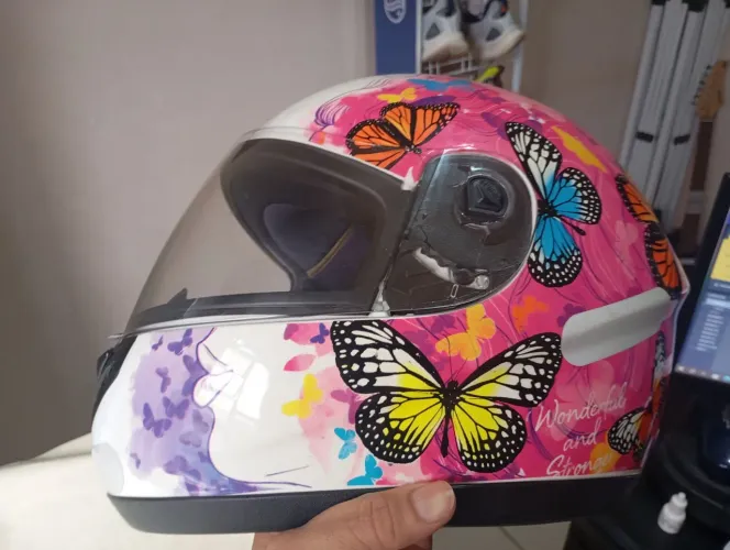 Capacete feminino fechado