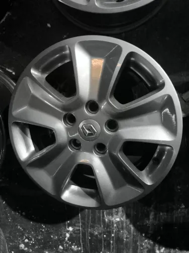Vendo roda original aro 16 da Duster e oroch