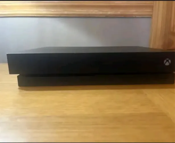 Vendo Xbox one X muito novo