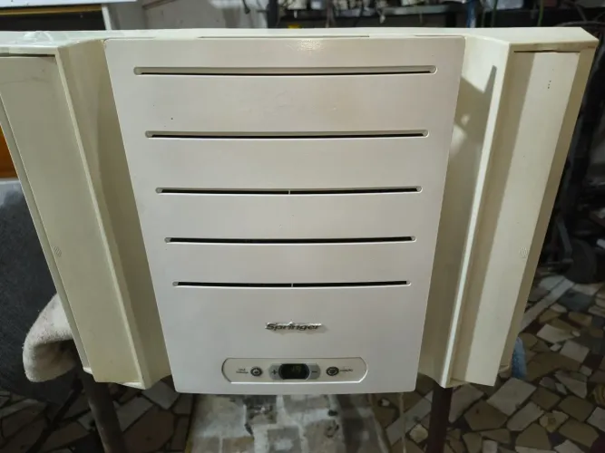 Vendo ar-condicionado de janela 10.000btus marcar Springer