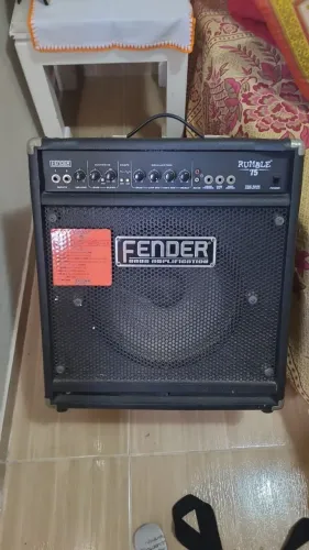 Amplificador de baixo Rumble Fender 75w