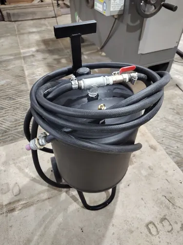 Máquina de jateamento abrasivo 