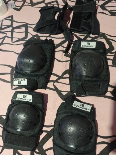 Protetores para esportes Bob Burnquist original, usado 2x está em estado de novo.