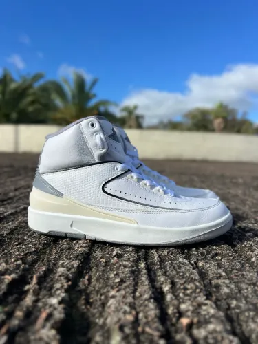 Air Jordan 2 - White and Cement Grey - 36,5 BR
