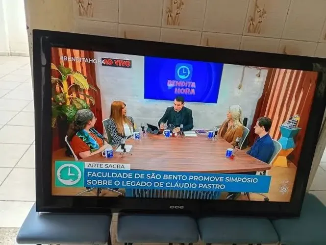 TV CCE 50 polegadas completa funcionando tudo perfeitamente imagem de cinema
