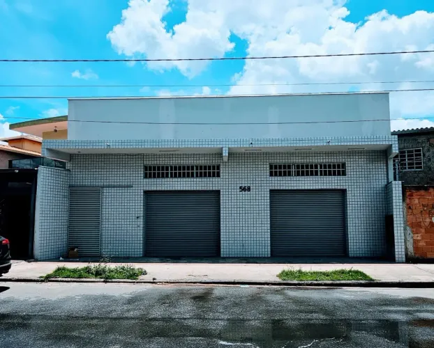 Ponto comercial/Loja/Box para venda com 197 metros quadrados
