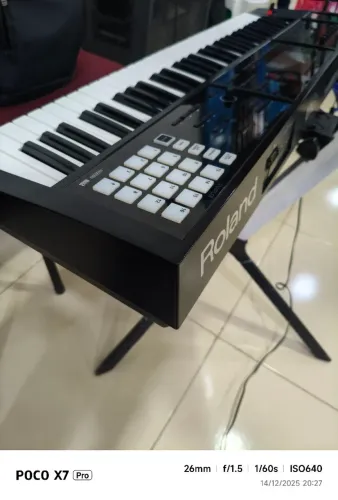 Teclado roland FA 06
