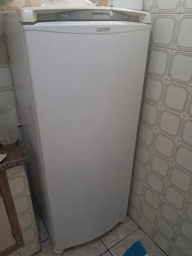 Geladeira consul  , rack , ferro, tábua de passar, ventilador, tudo por 800, motivo viagem