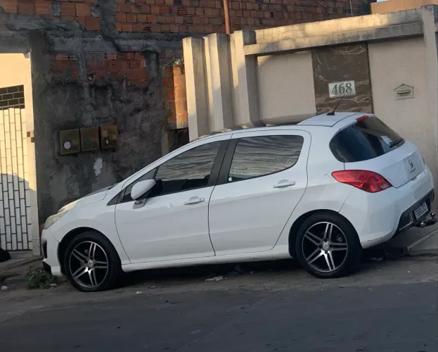 Peugeot 308 Allure 2.0 Flex 16V 5P Aut. 2013