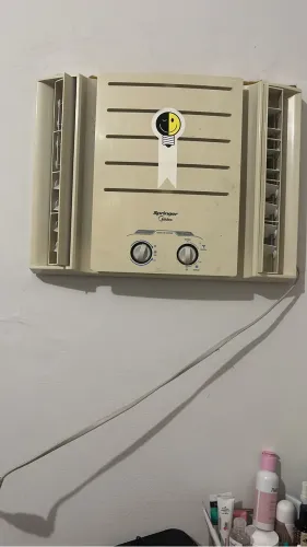 Ar condicionado de janela Springer Midea 7.500 btus, gelando Muito