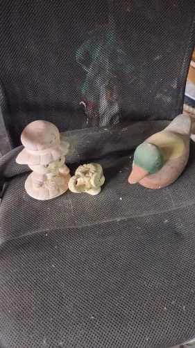 Lote 3 Estatuetas Antigas em Cerâmica - Boneca, Pato-Real e Elefantinho Vintage