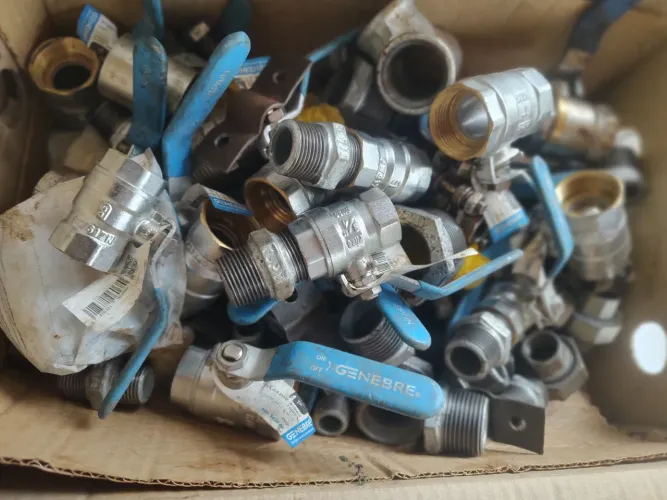 Vendo conecções e registros de esferas metal inox