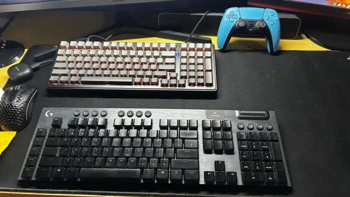 Teclado logitech g915