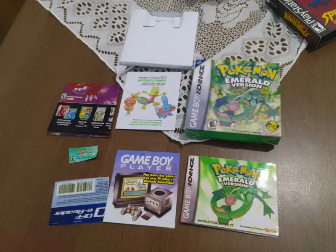 Caixa pokémon gameboy completo com manual e panfletos
