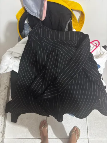 SAIA DE JOELHO PRETA COM LAÇO PRA LISTRA