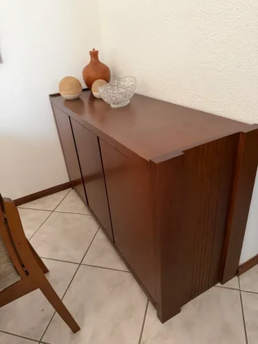 Aparador/Buffet de madeira - lindo e espaçoso