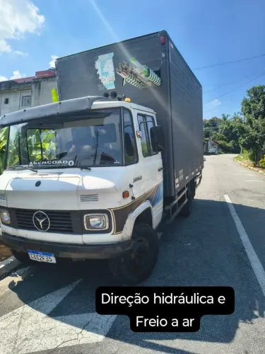 Caminhão 608d com direção hidráulica e suspensão a Ar